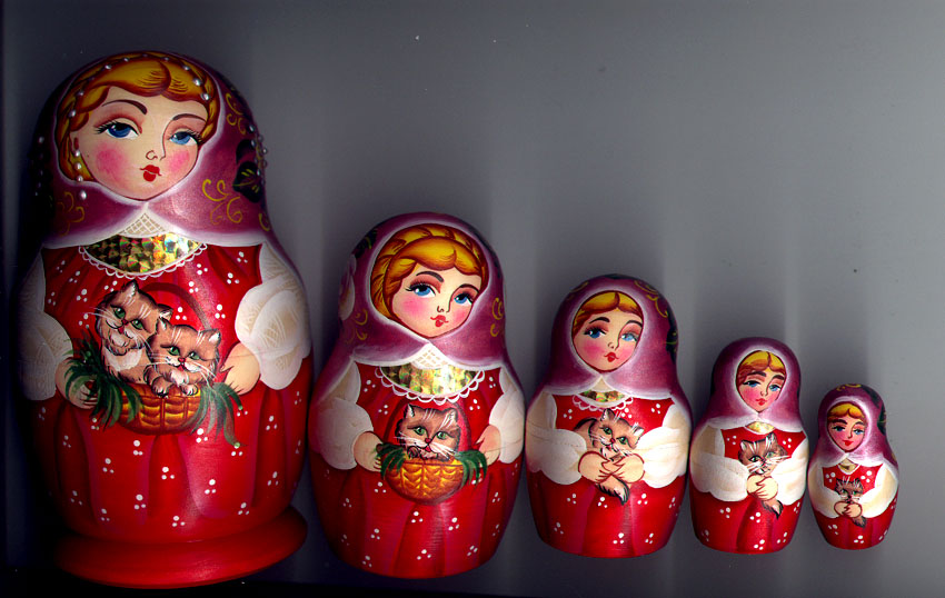 #05001 Matroyshka doll w/Cat Measures 15 tall 5 pc. Set $12