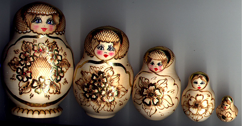 #05003 Matroyshka doll w/gold leaf Measures 14 tall 5 pc. Set $4